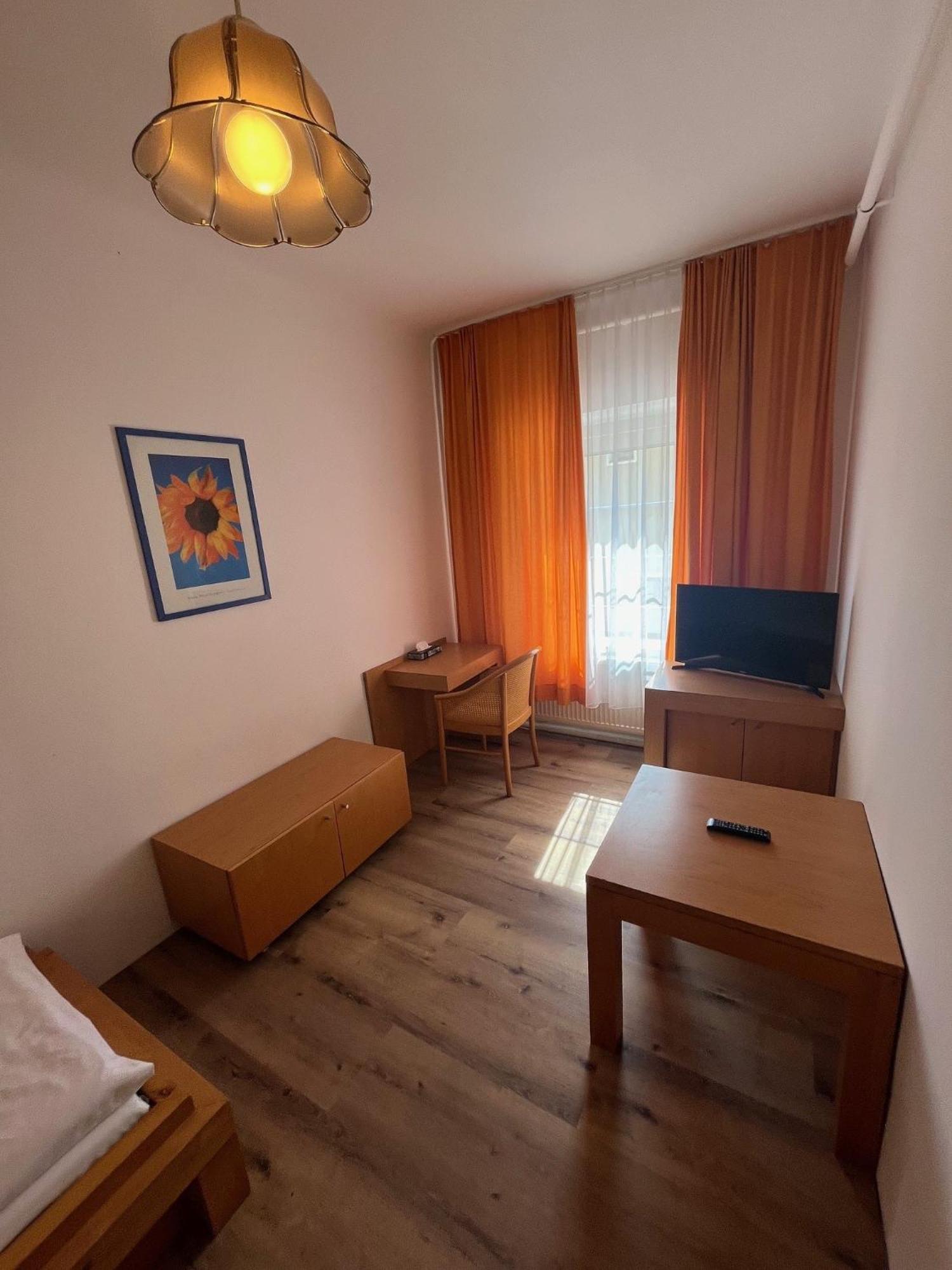 City Hotel Post 16 براوناو آم إن المظهر الخارجي الصورة